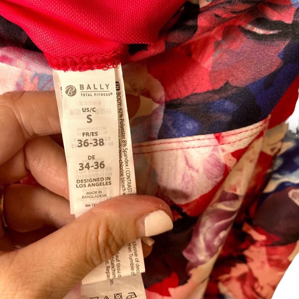 Bally Total Fitness Pink Red Floral 7/8 Compression Leggings Small - Picture 8 of 9